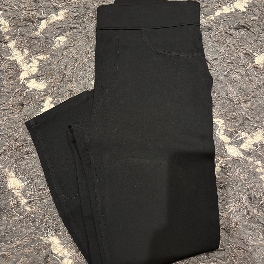 Stretchy spanx cropped pants